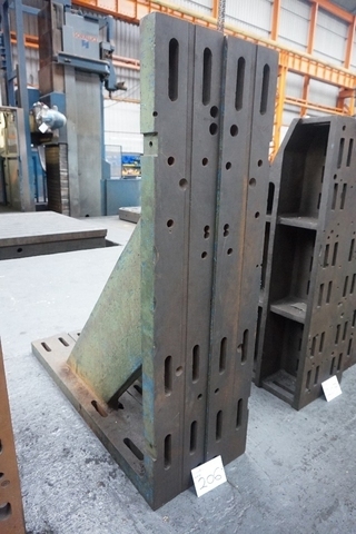 (2) Angle Plates