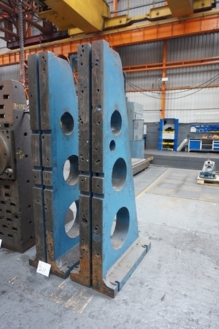 (2) Angle Plates