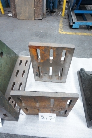 (2) Angle Plates