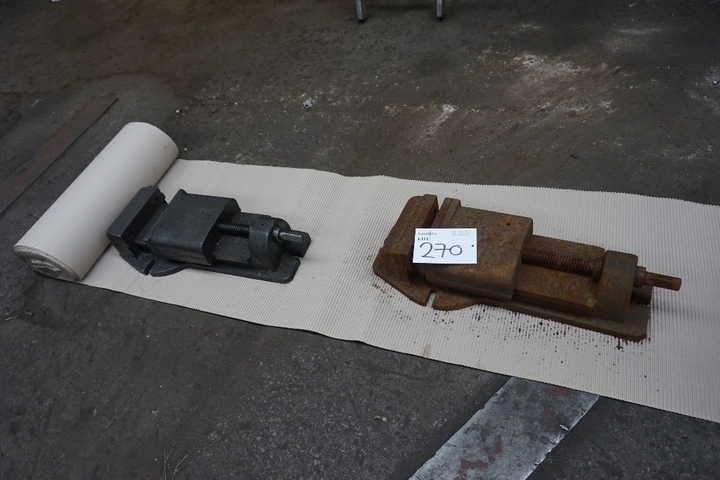 (2) 220mm Machine Vices