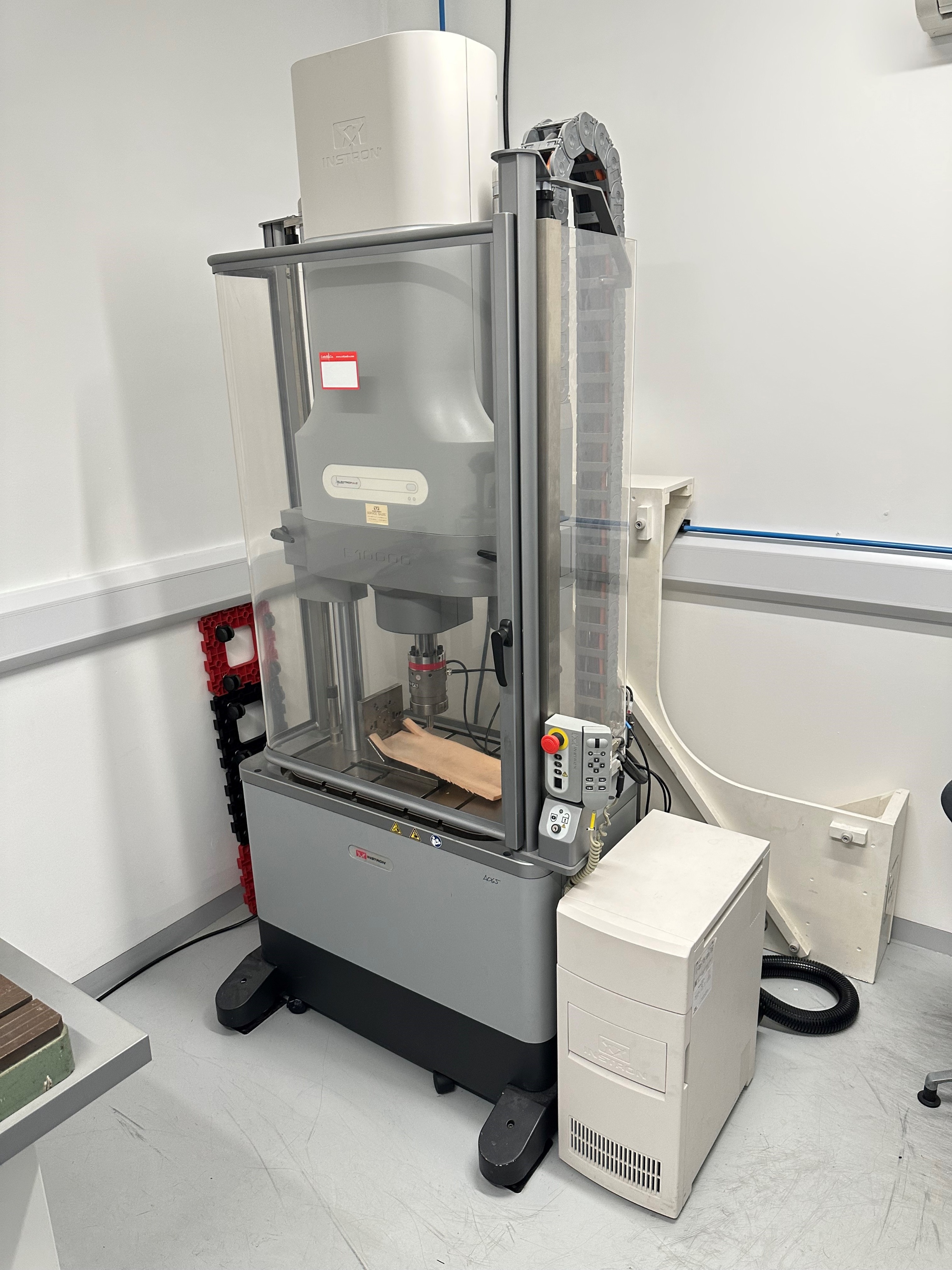 Instron E1000 Electropuls Tensile Test Machine Instron E1000 Electropuls Tensile Test Machine