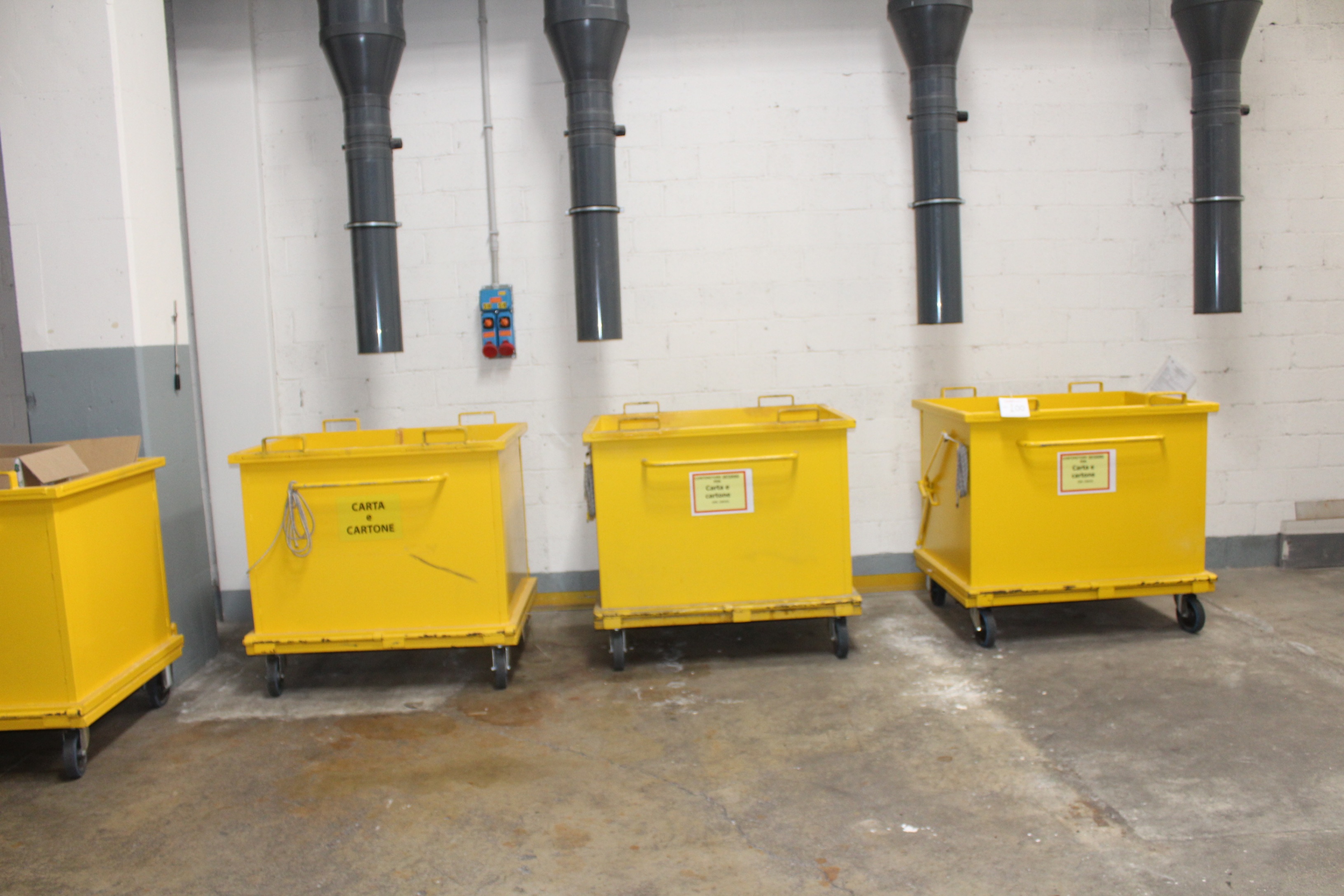 (8) 95cm x 120cm Steel Tipping Bins