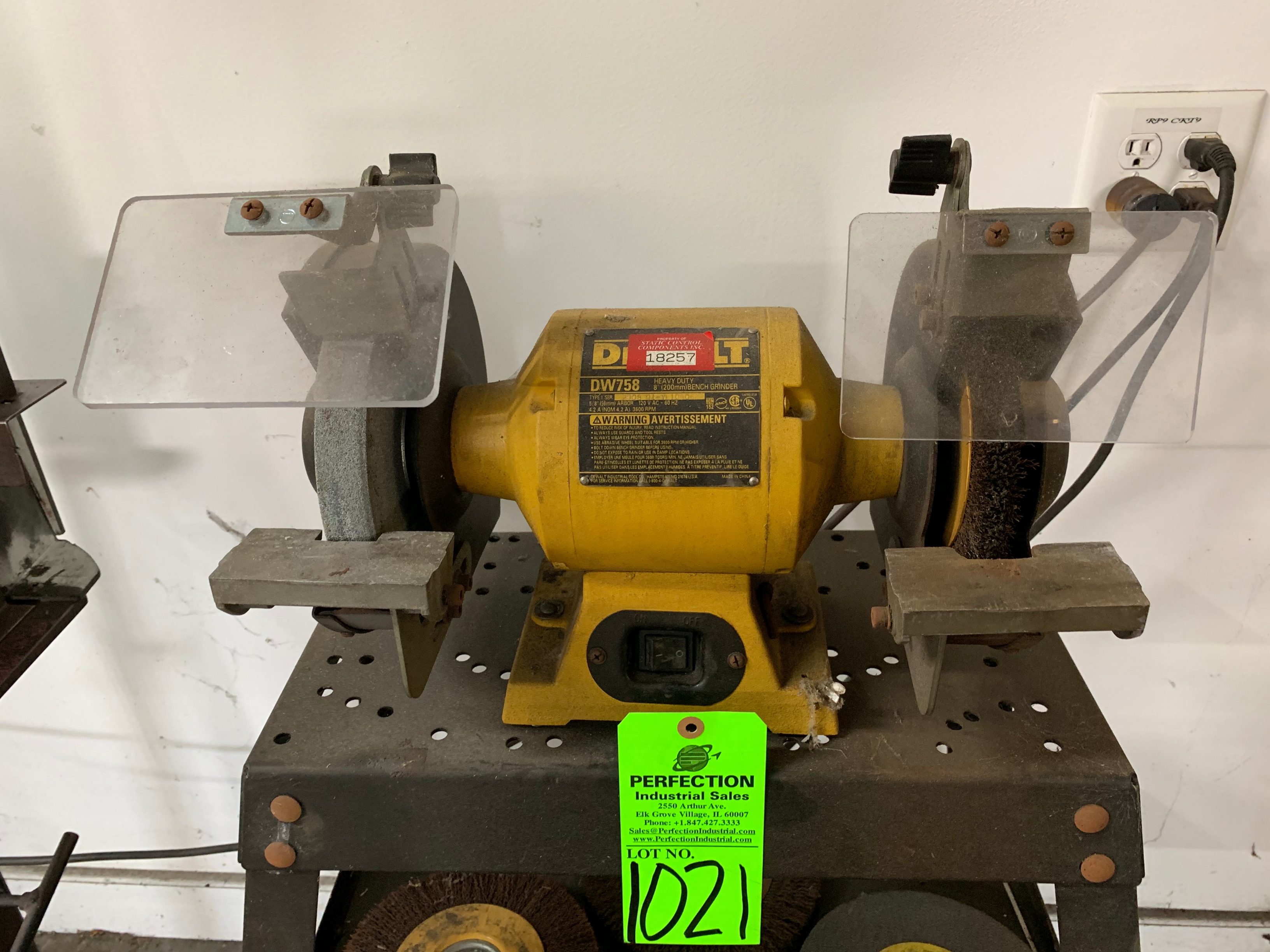 Dewalt DW758 8" Bench Grinder