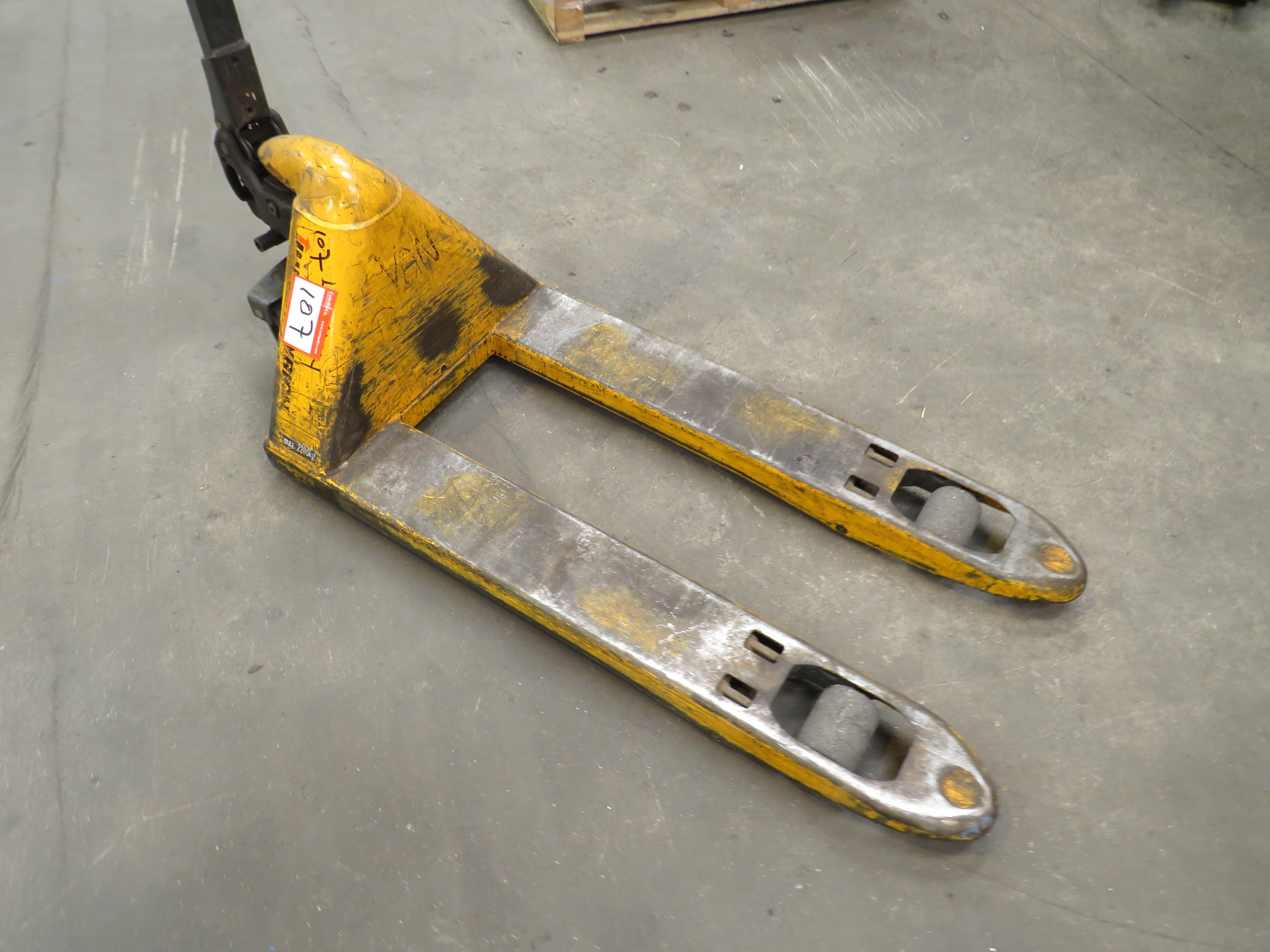 Jungheinrich Pallet Truck, 2000kg Capacity