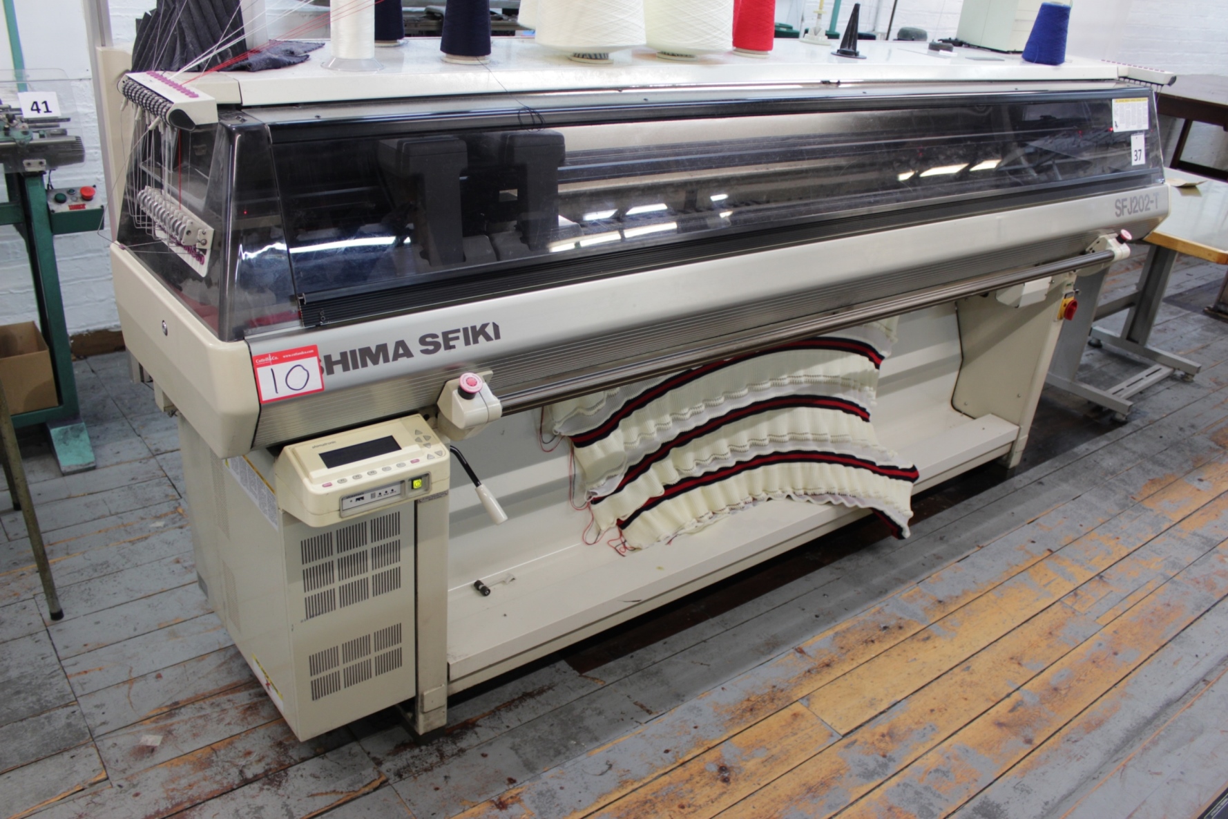 Shima Seiki SFJ202T Computerised 7 Gauge Flatbed Knitting Machine