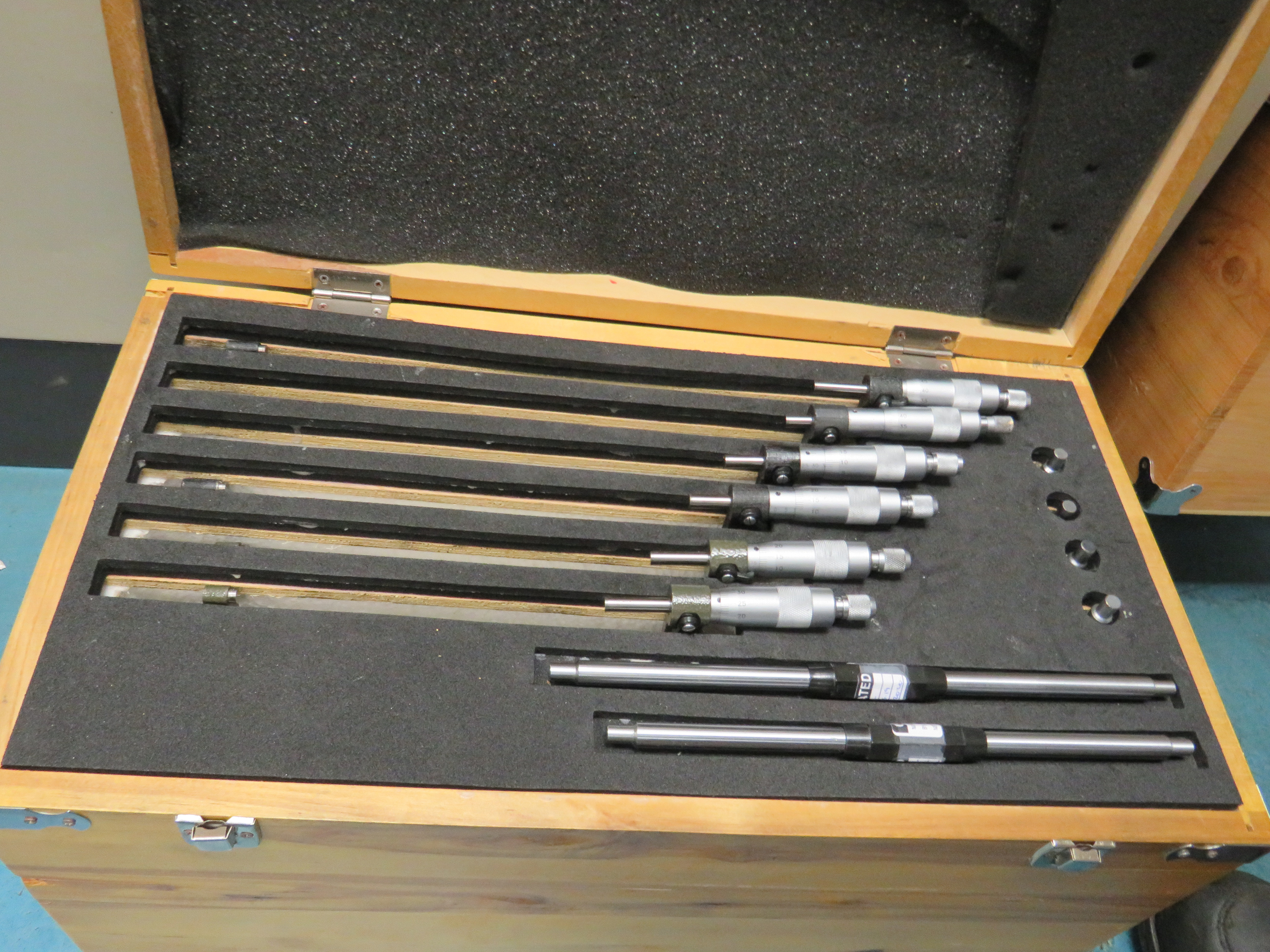 Box of Outside Micrometers Set