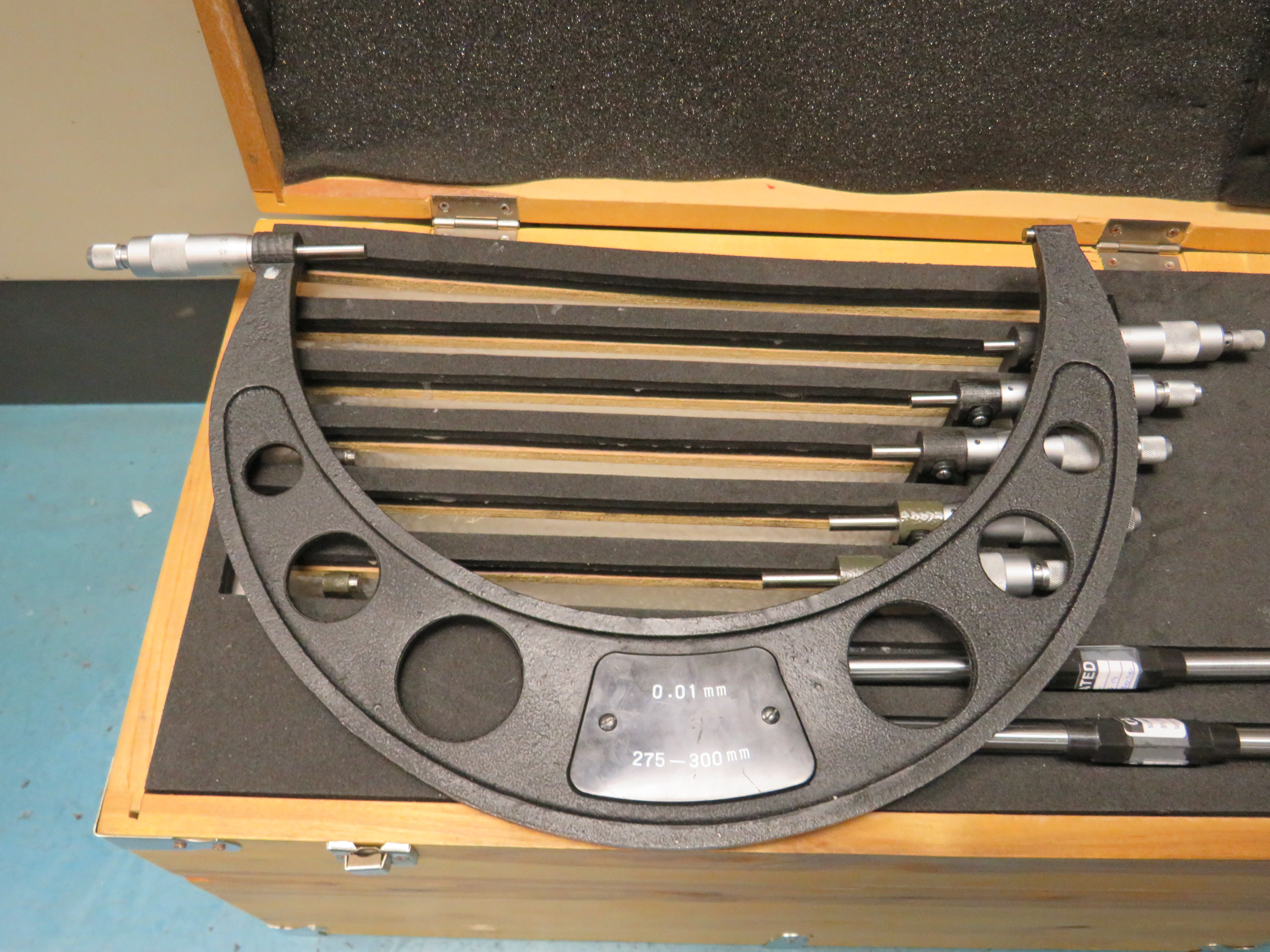 Box of Outside Micrometers Set