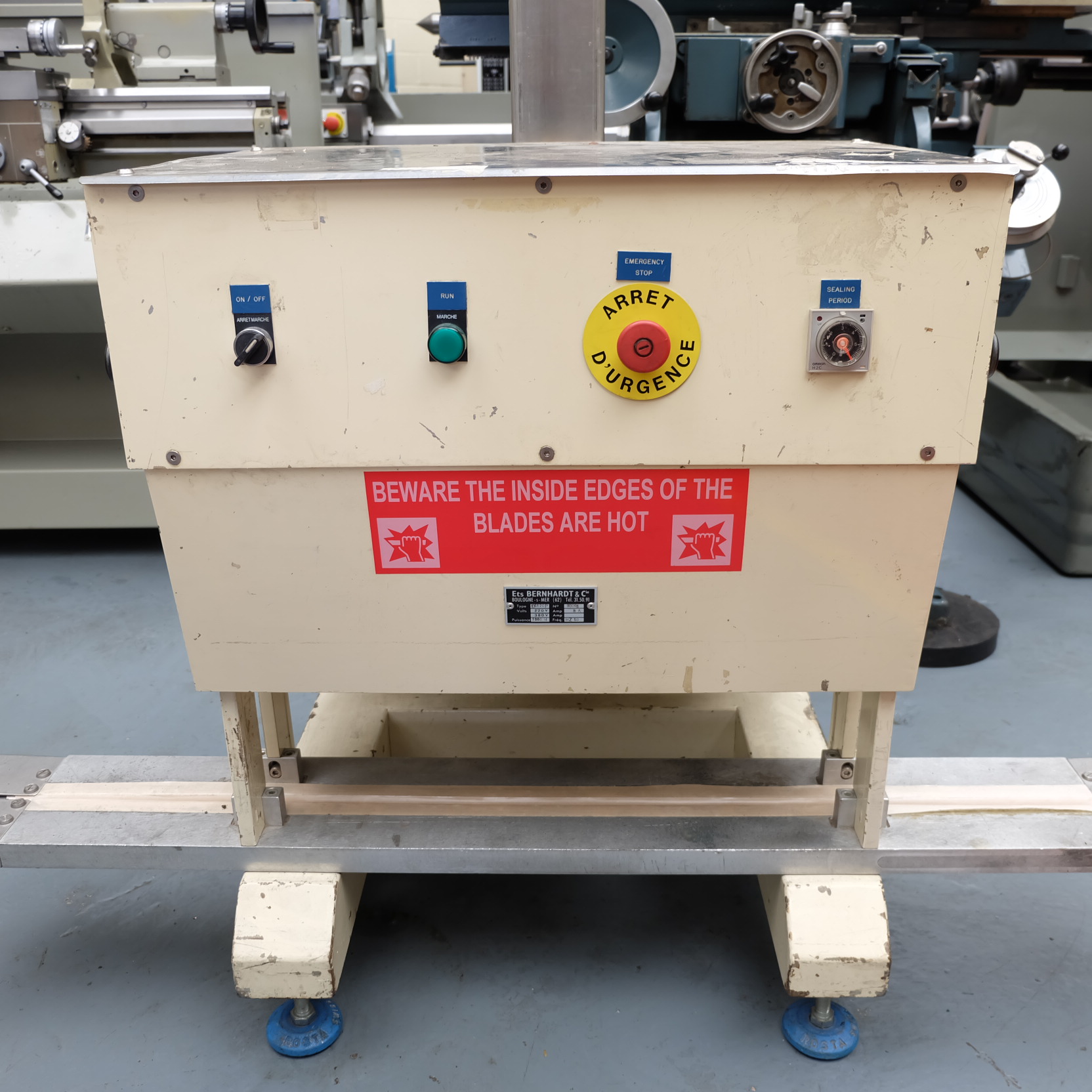 ETS Bernard Type HB6120P Industrial Sealing Machine