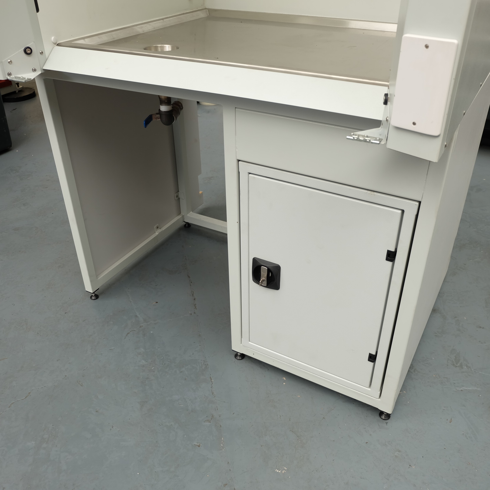 APM Ltd Airform Clean Air Cabinet