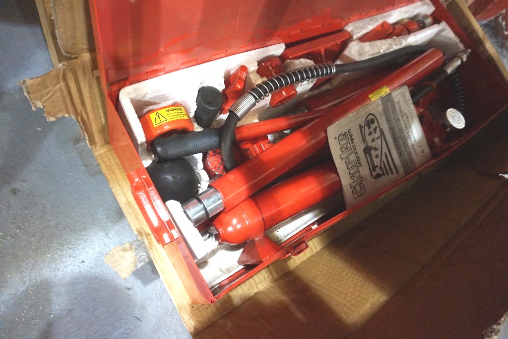 Clarke Strong Arm 10 Ton Fast Action Body Repair Kit.