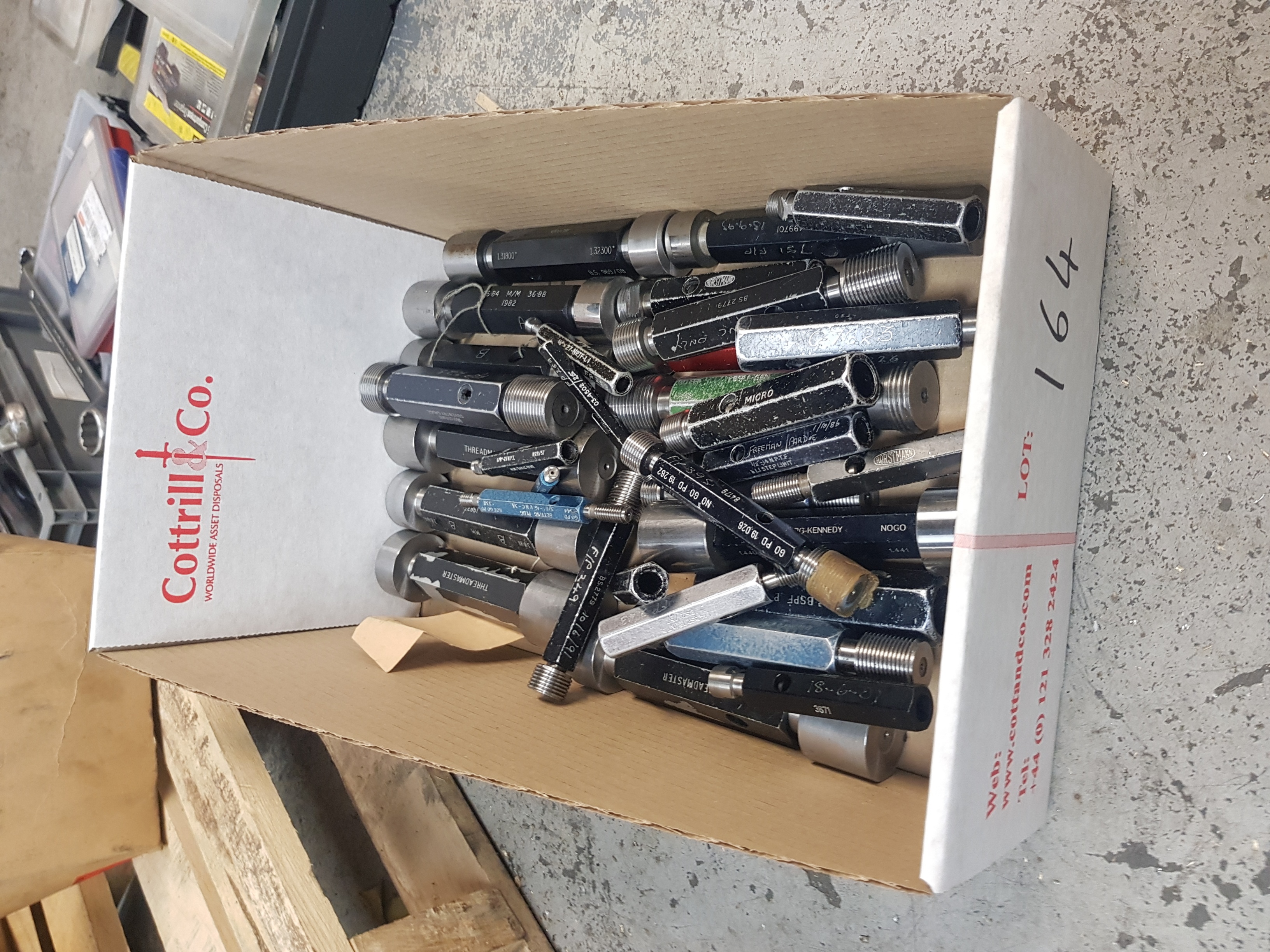 Various Plug Gauges