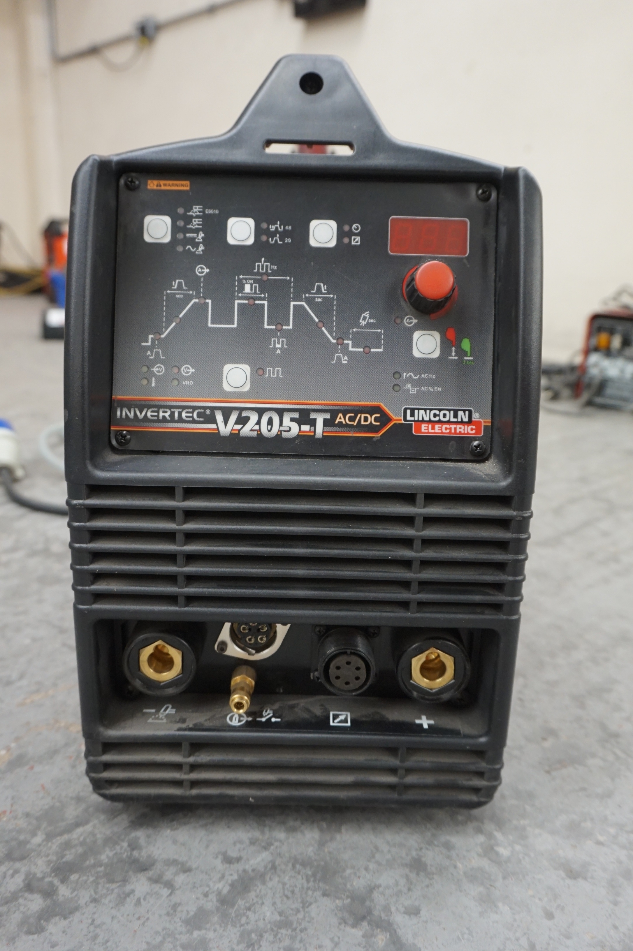 Invertec V205T AC/DC Lincoln Electric Tig Welder