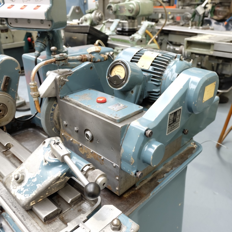 Jones & Shipman Type 1212 Manual Cylindrical Tool Room Grinder