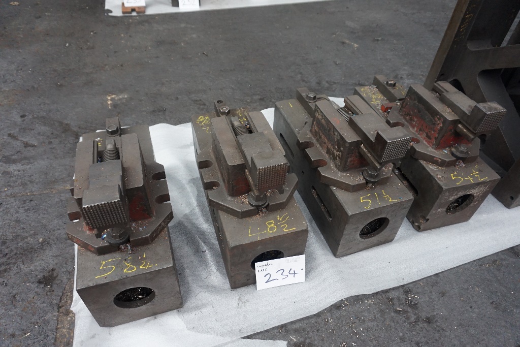 (4) Machine Cubes