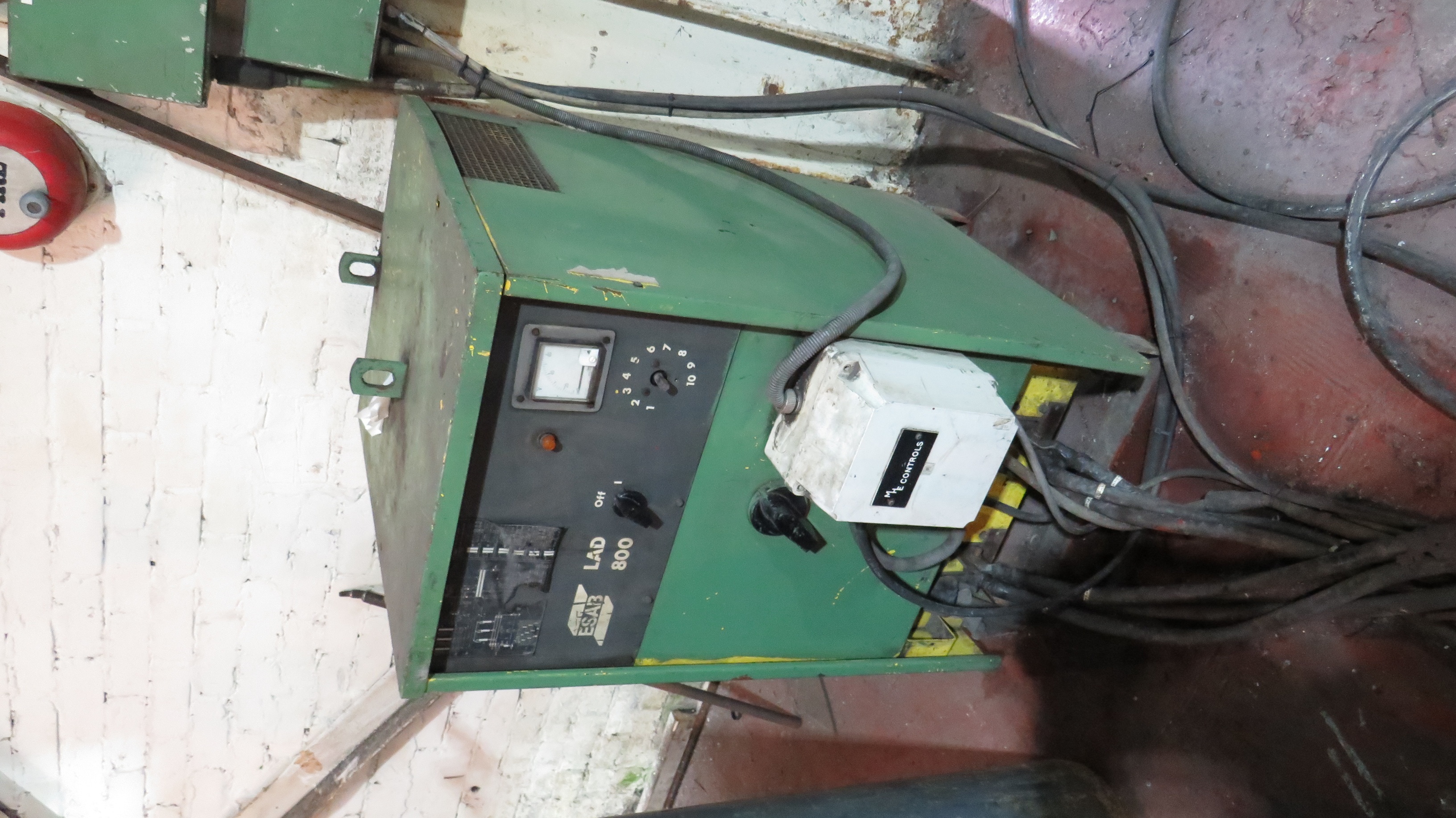 Esab 800 Submerged Arc Welding Machine
