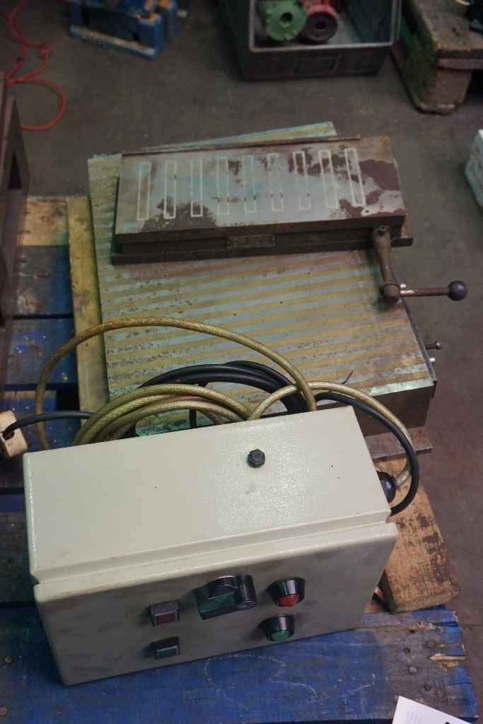 (1) x Electric Chuck 19” x 14”