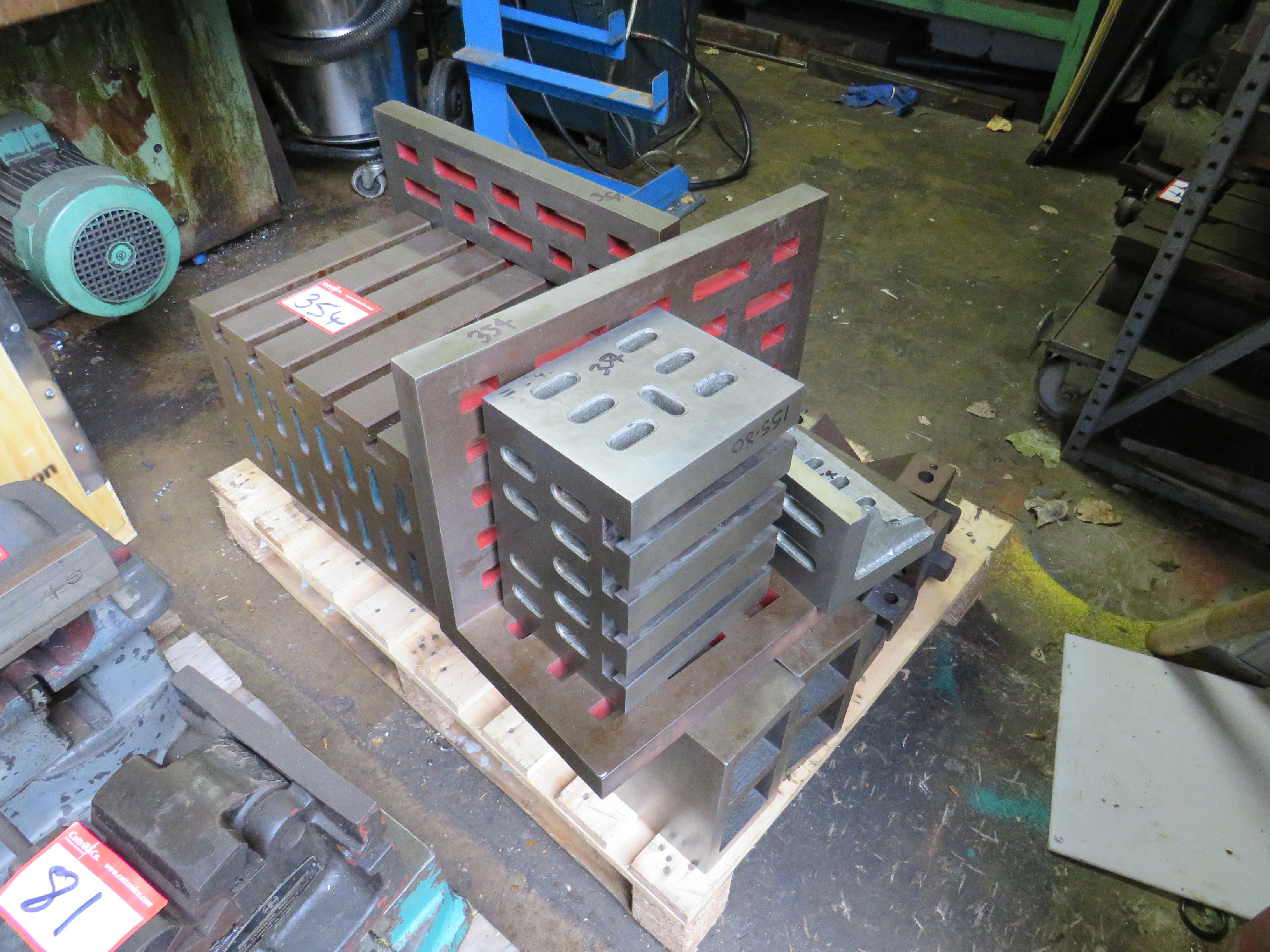 Qty Angle Plates & Cubes