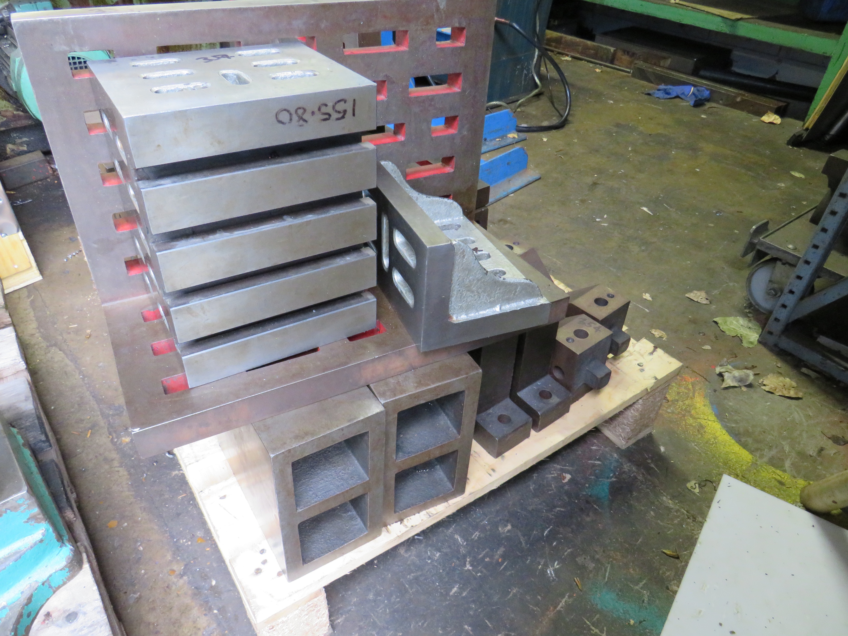 Qty Angle Plates & Cubes