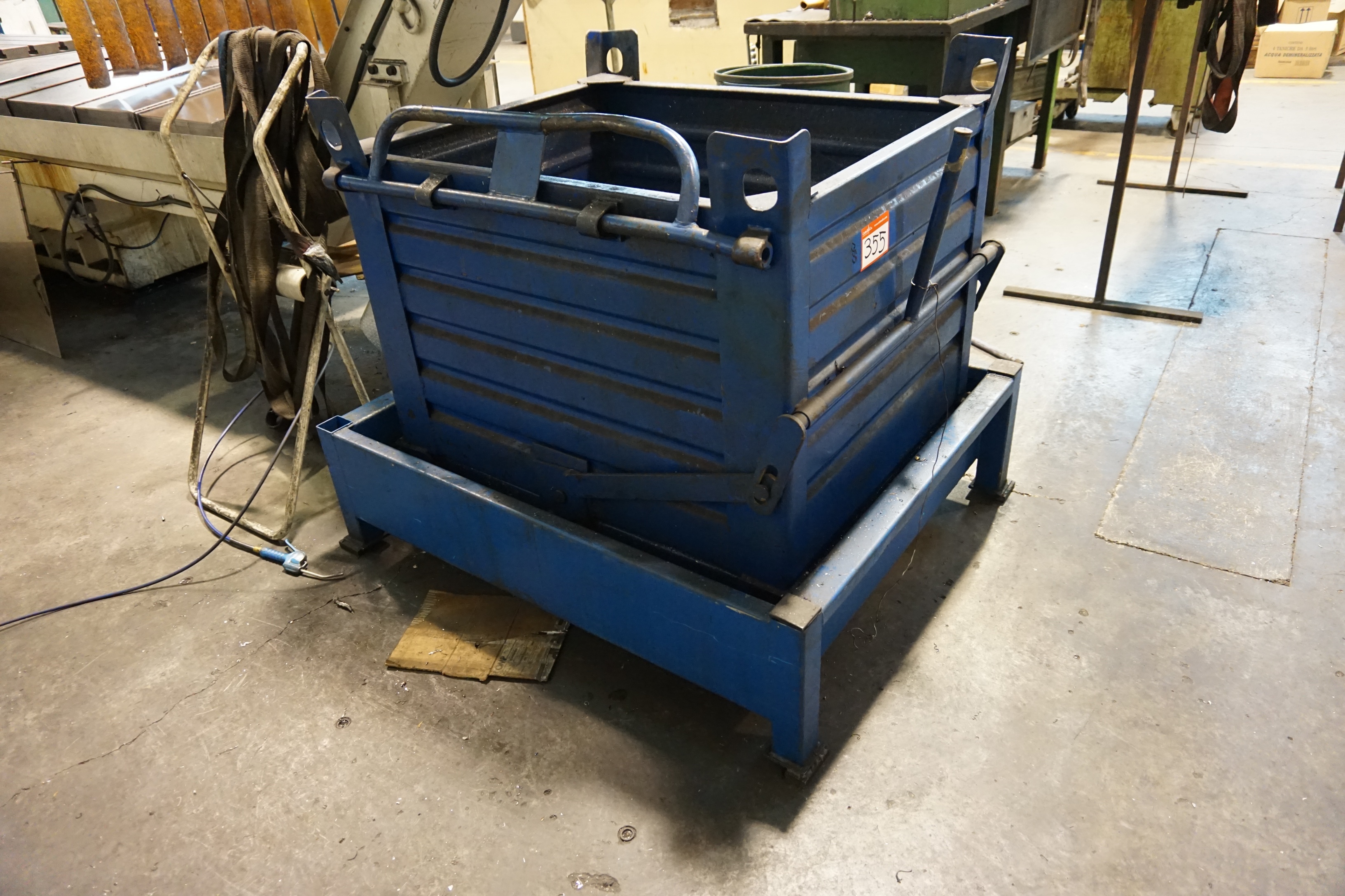 Tipping Skip with Drainage Tank