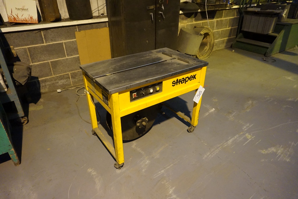 Strapex Allback Band Strapping Table.