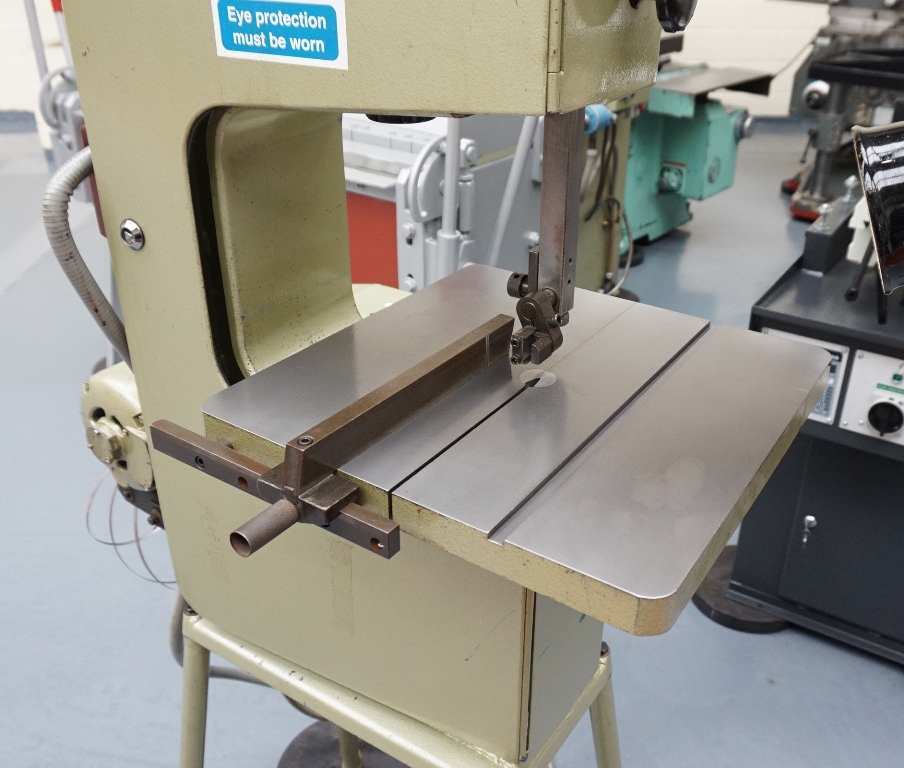 STARTRITE BANDIT 10 Vertical Bandsaw