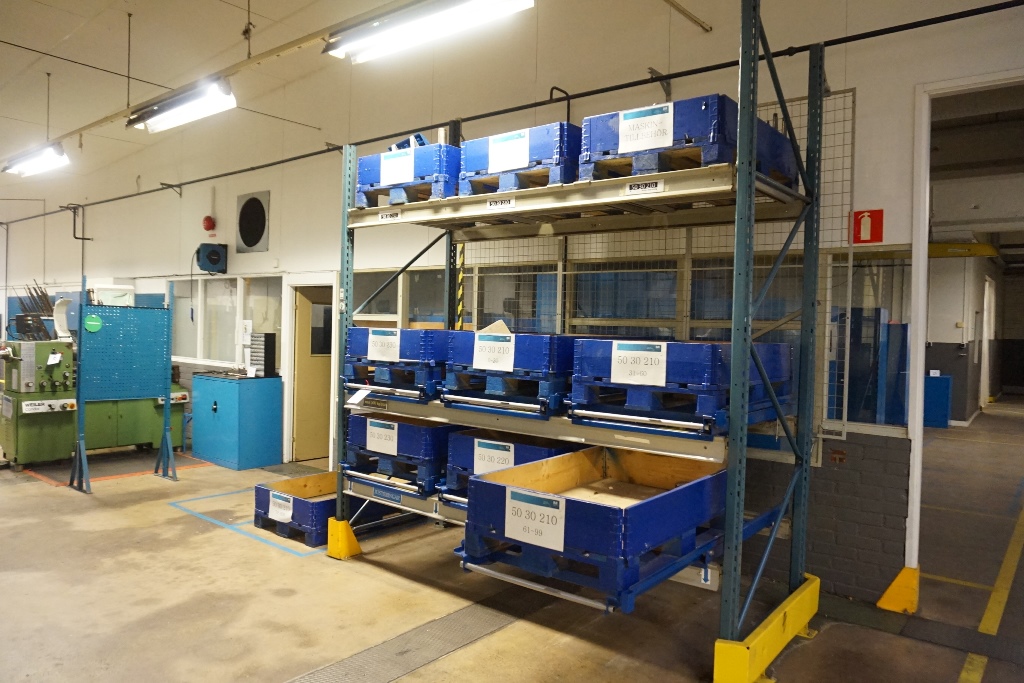 Racking System with Slide Out Pallet Trays