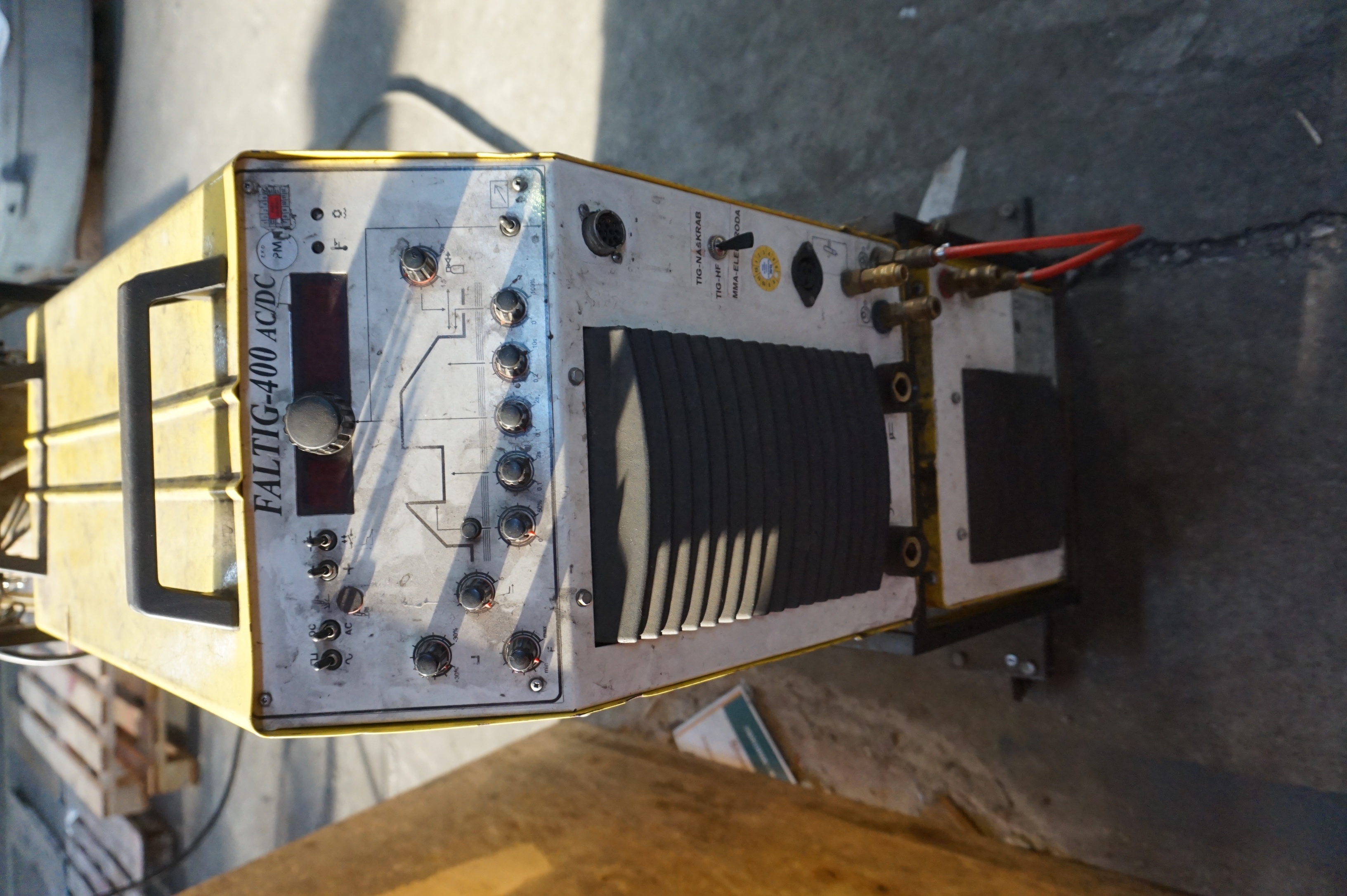 ESAB Tig Welder Model FALTIG400 AC/DC