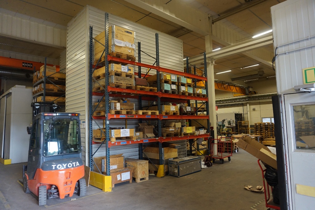 Racking 1.1m Wide x 5m High Approx. 7 Bays