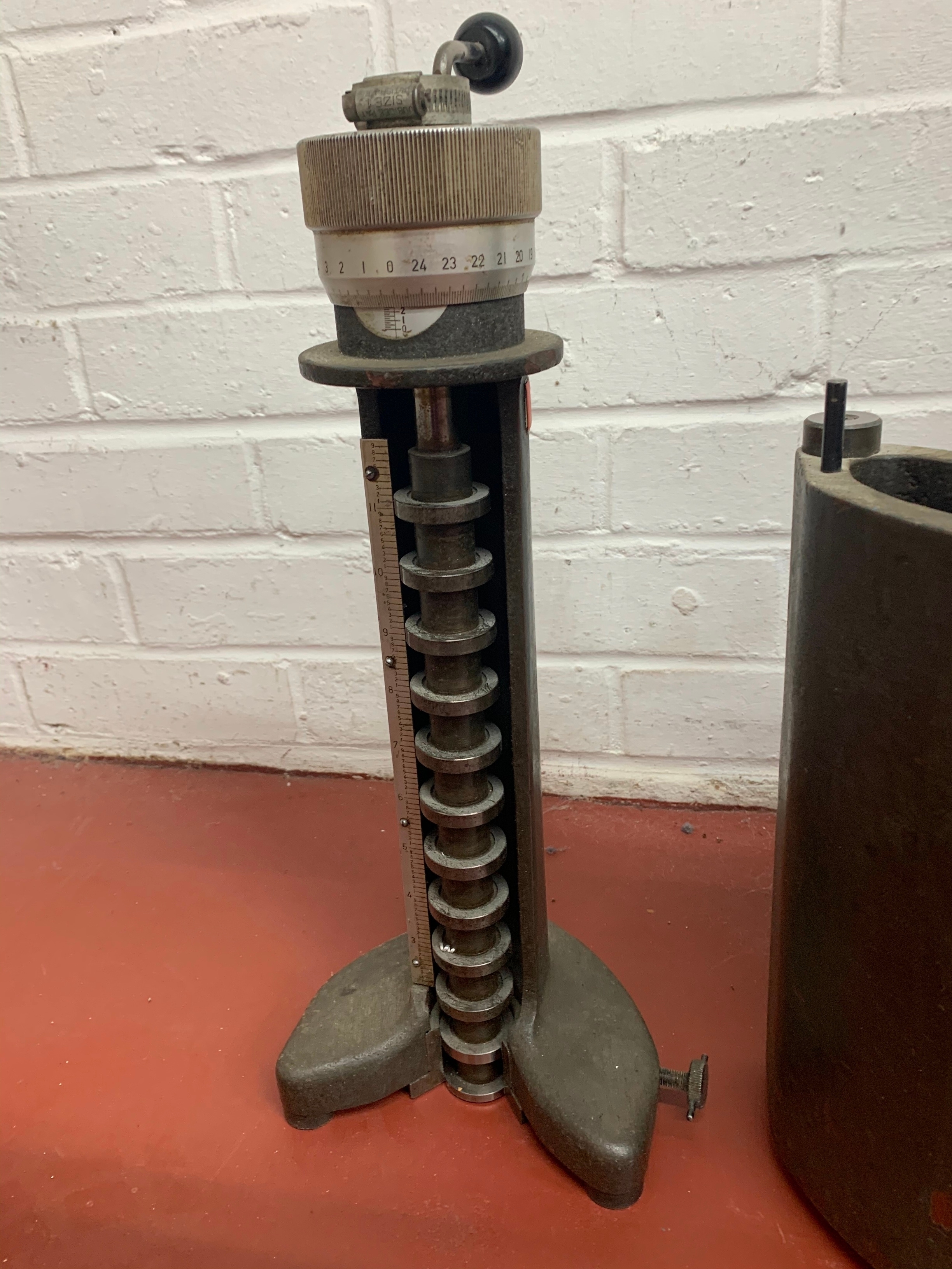 Height Gauge 520mm & (1) Mitutoyo Height Gauge