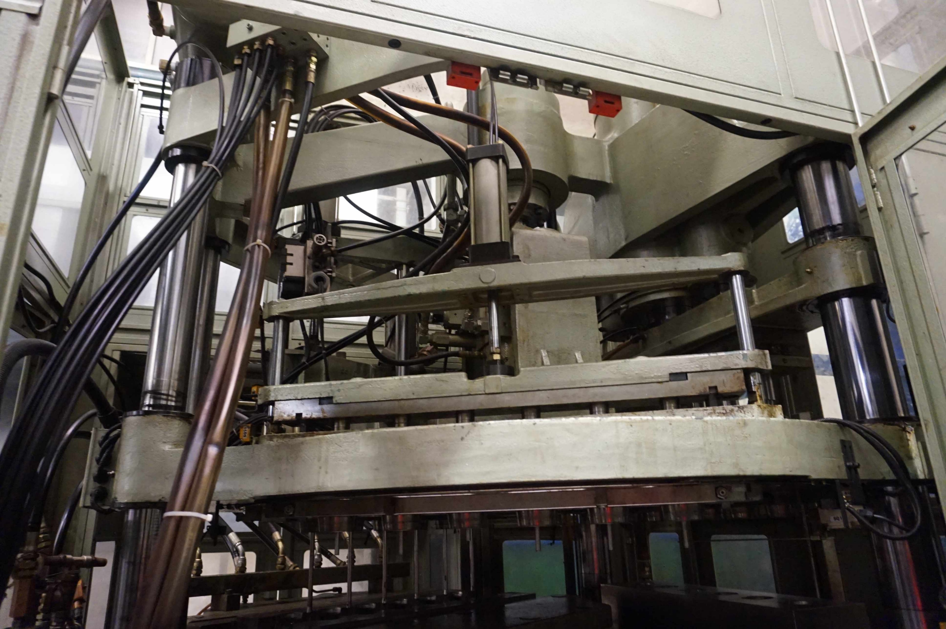 AOKI SB III 500 LL 75 Injection Stretch Blow Moulding Machine