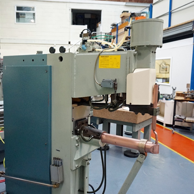 Sciaky Type P260 Pedestal Sheet Metal Spot Welding Machine