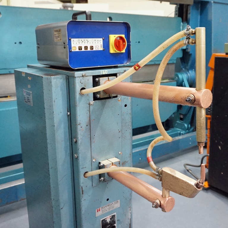 Mandrian Type RPS/15A Pedestal Sheet Metal Spot Welding Machine