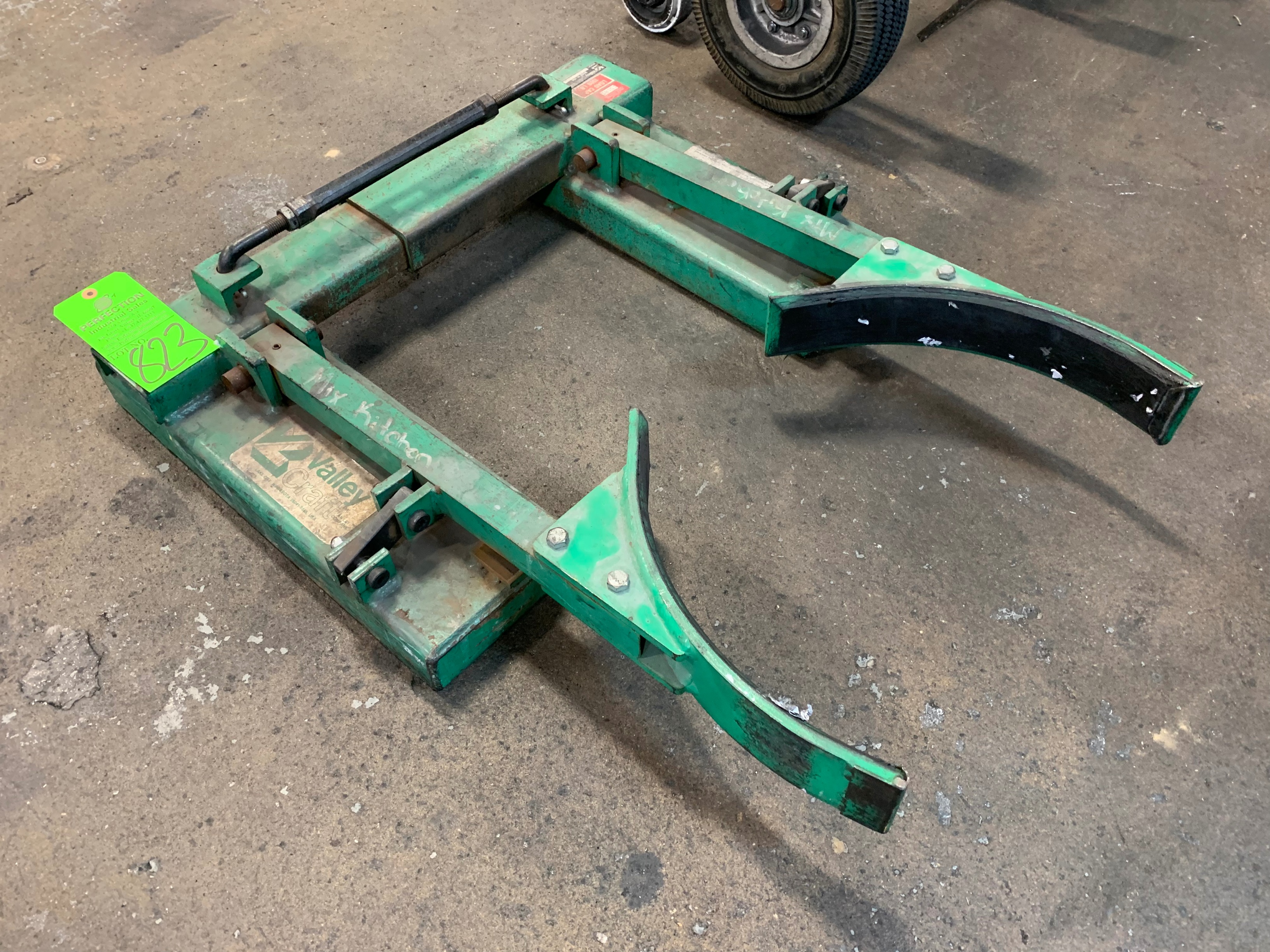 Valley Craft 6415 1500 LB Forklift Barrel Clamp Attachment