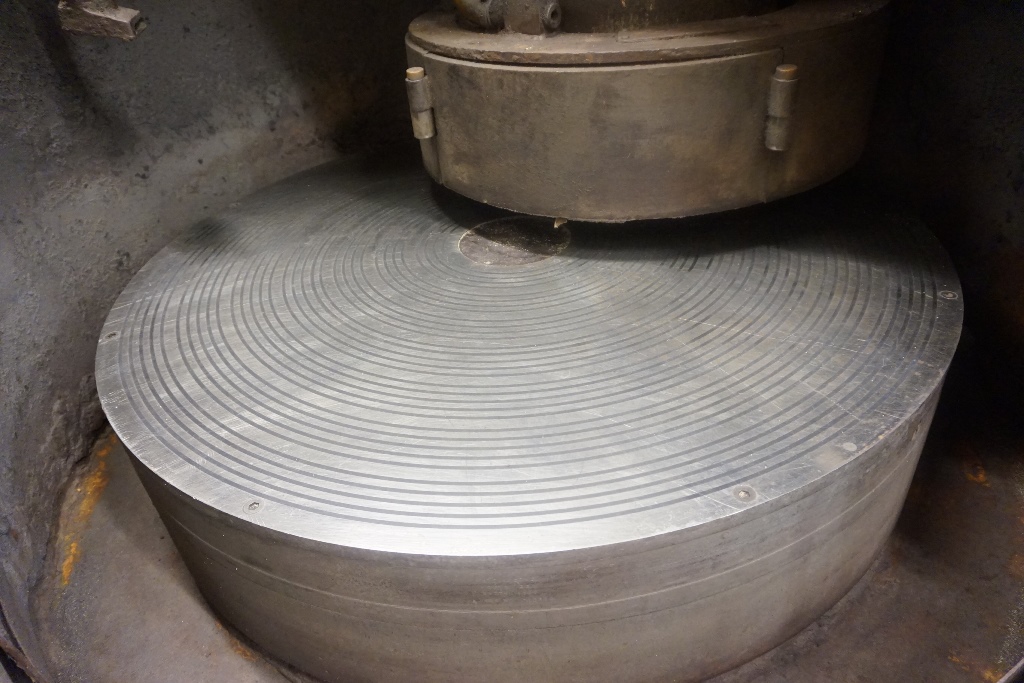 Lumsden Vertical Rotary Surface Grinder