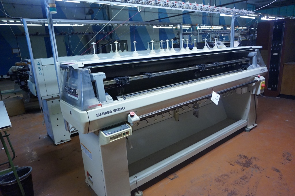 Shima Seiki Type SFE 202T Flat Bed Knitting Machine