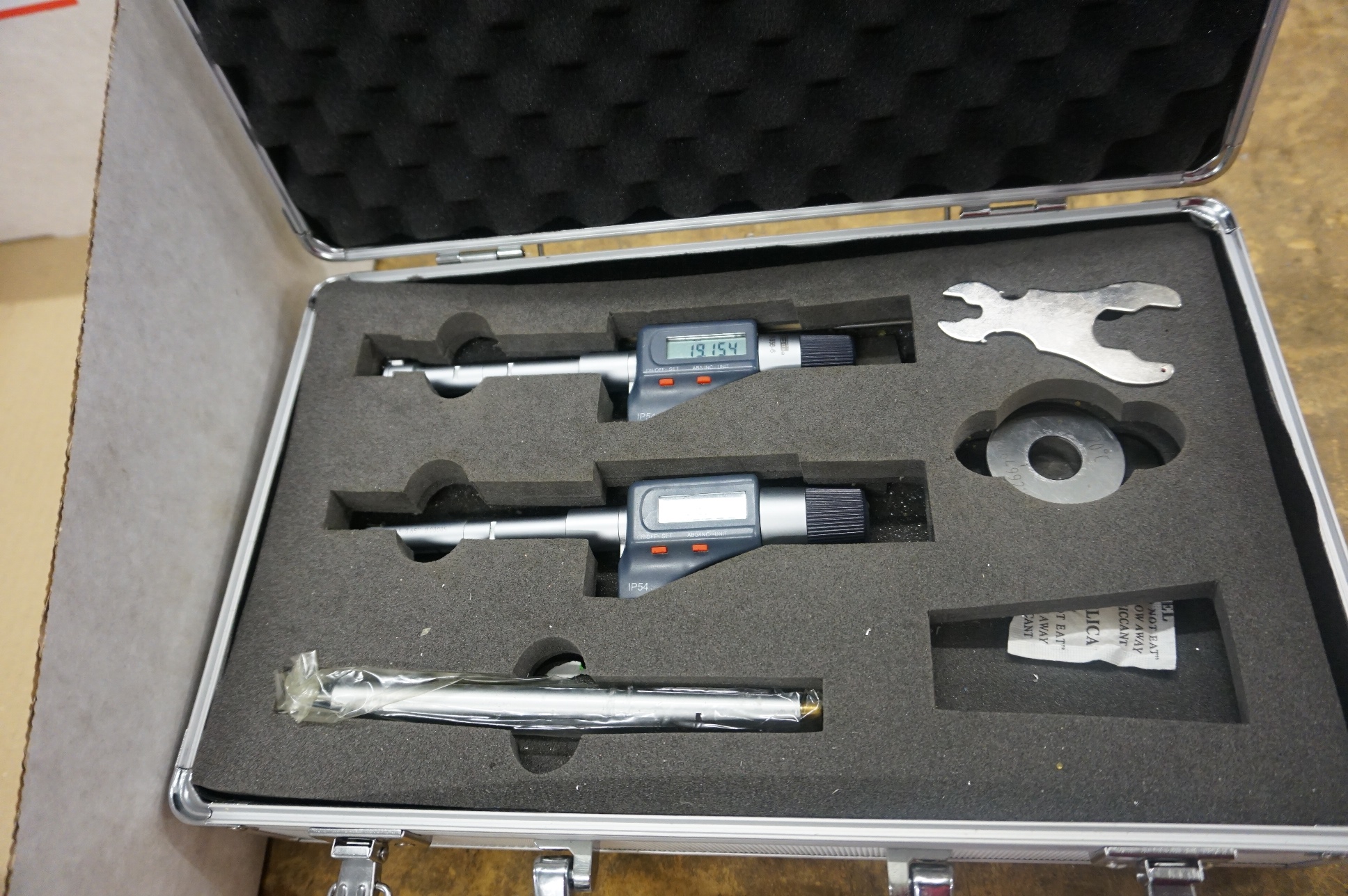 Digital Inch & Metric Bore Gauges