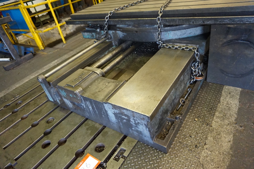 2540 x 2025mm Powered Rotary Table