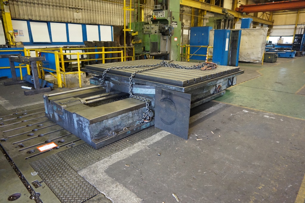 2540 x 2025mm Powered Rotary Table