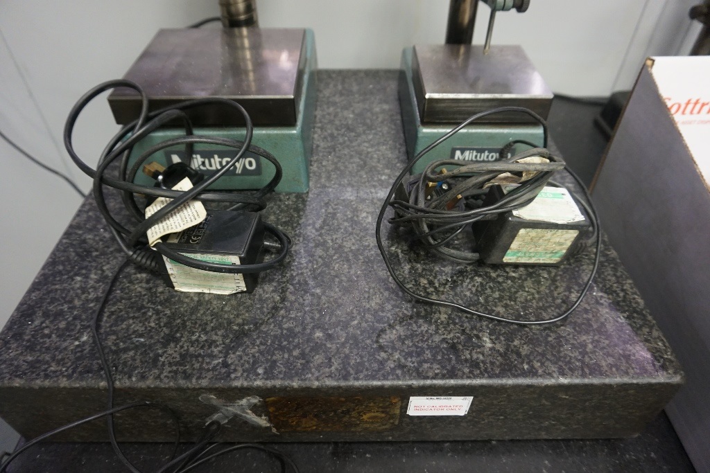 (2) Mitutoyo Digital Comparators