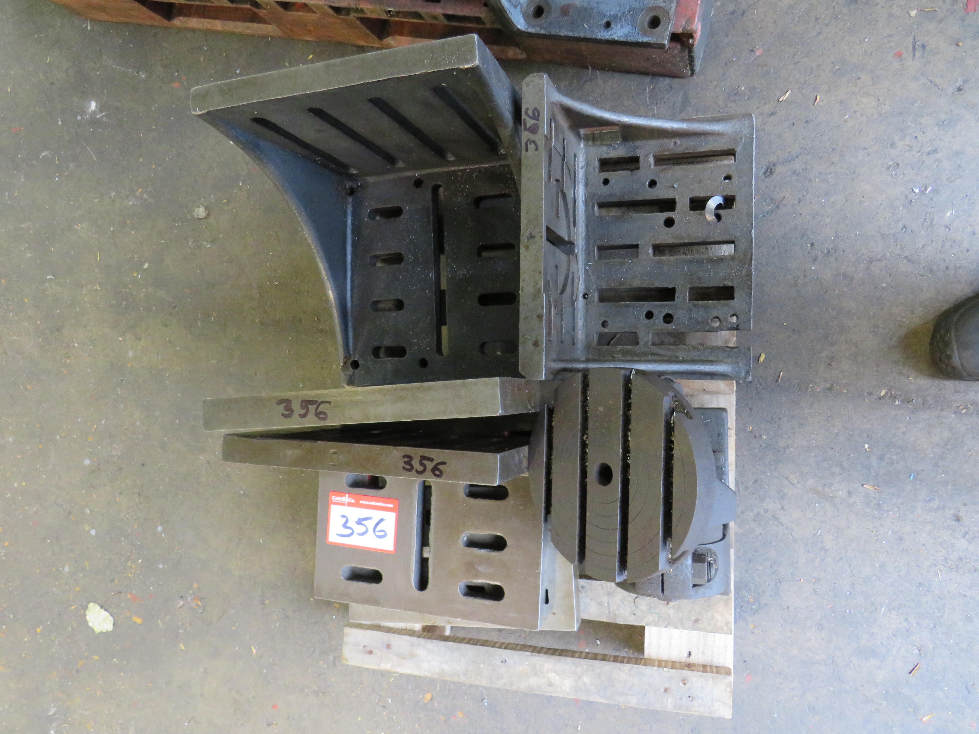 Qty Angle Plates & Cubes