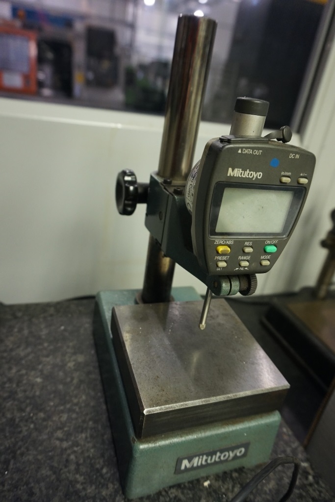 (2) Mitutoyo Digital Comparators