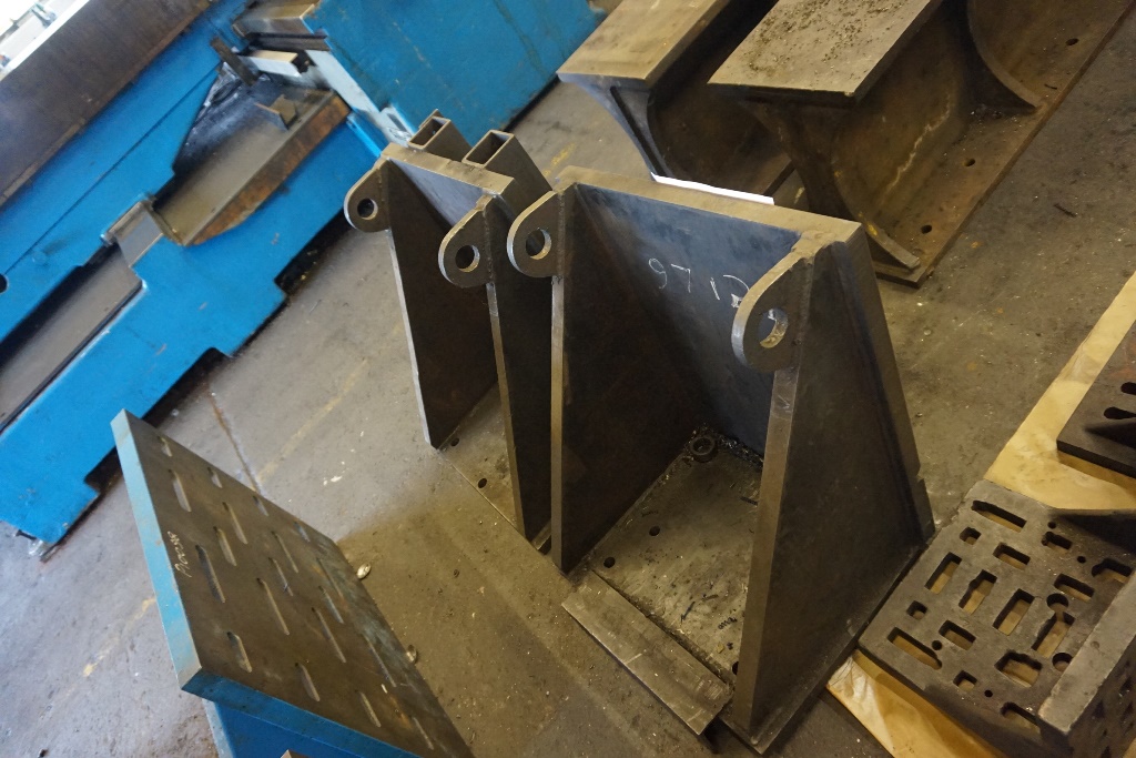 (2) Steel Angle Plates 500 x 580 x 410mm