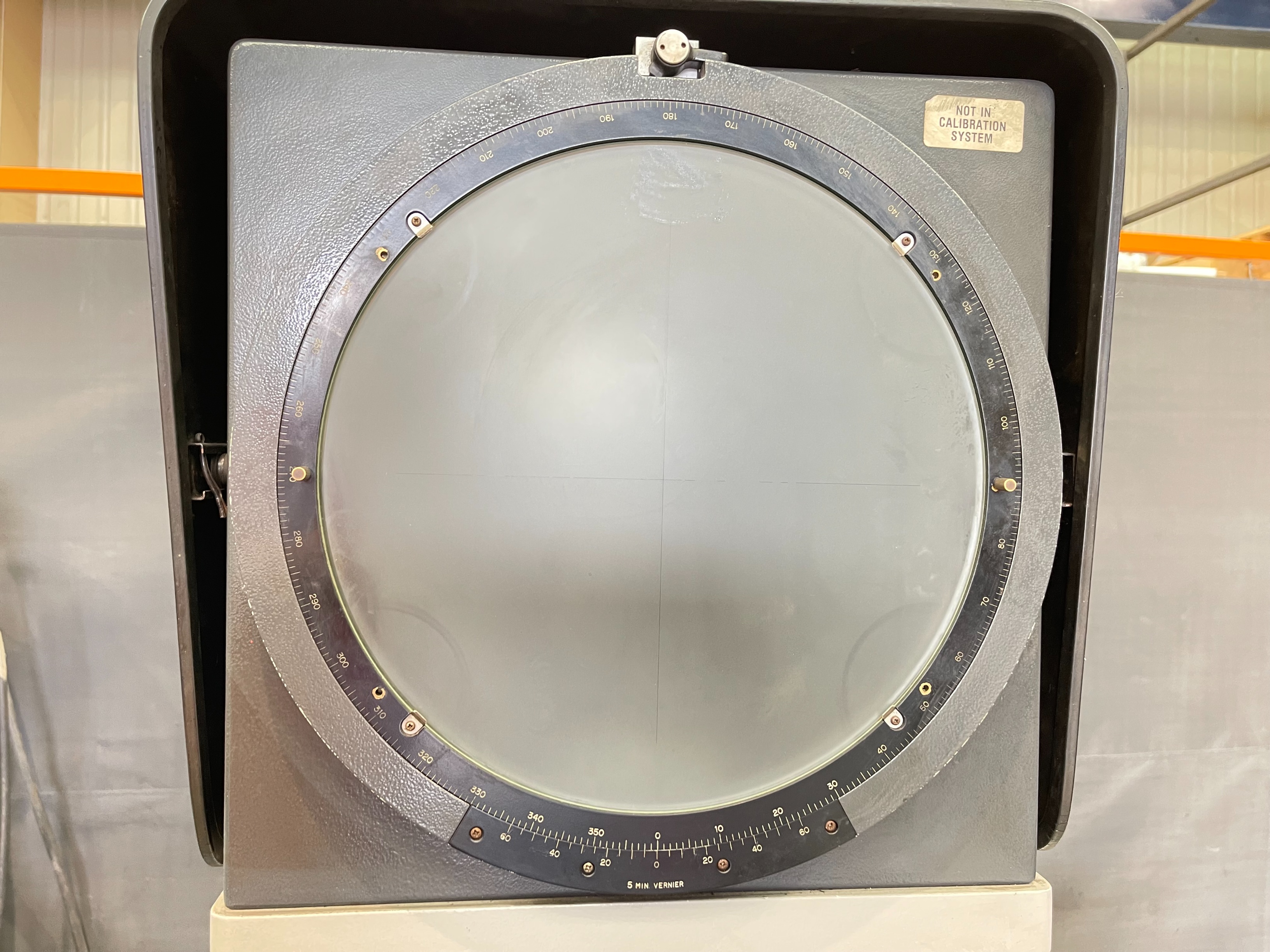 Shadowgraph Instrument Mitutoyo Shadowgraph Type PJ-250C