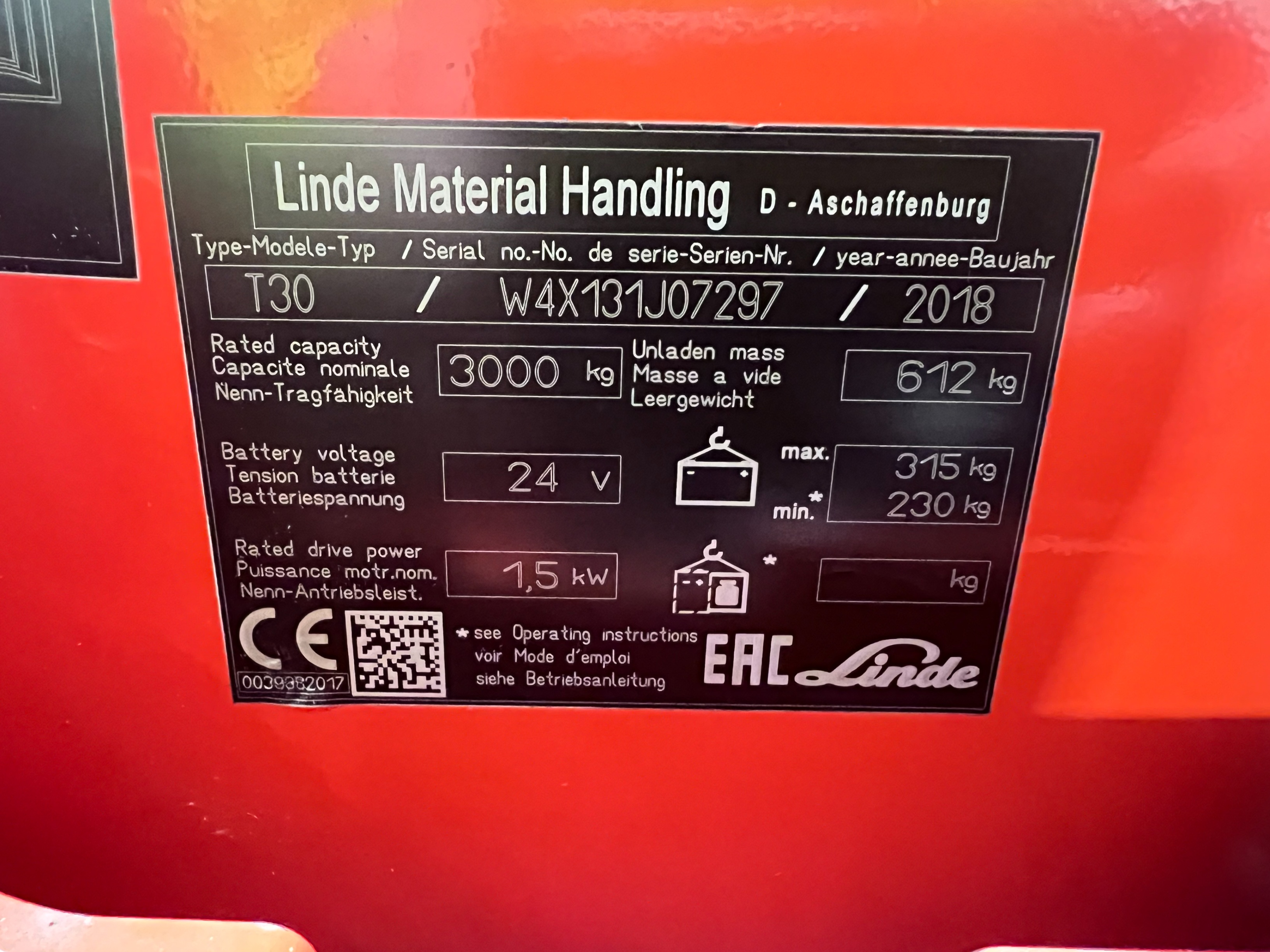 linde-t30-pedestrian-powered-pallet-lift-capacity-powered-pallet-lifter